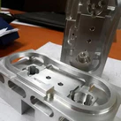 Precizno 4-osno CNC obrađeno kućište od aluminijuma AW5083 sa složenim geometrijama